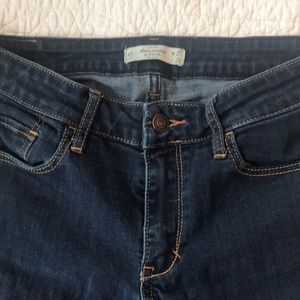 A&F like new skinny jeans